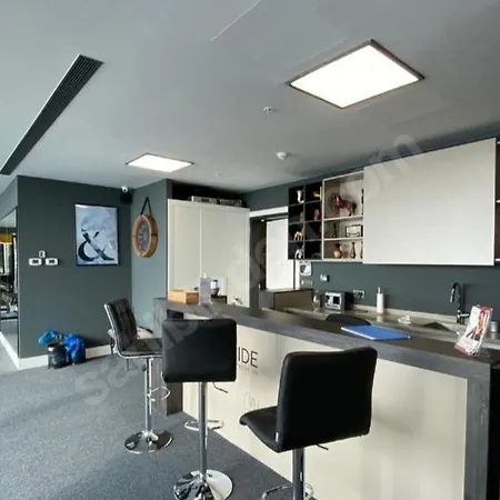 Metropol Towers Lovely Studio Apartment